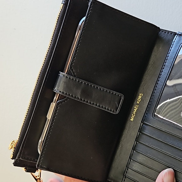 Michael Kors Black Wristlet Wallet - Picture 5 of 8